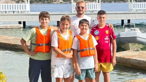 Bodrum'da yelkene çocuklar geçti