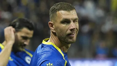 Bosna Hersek efsanesi Dzeko, milli takım formasını son kez giydi