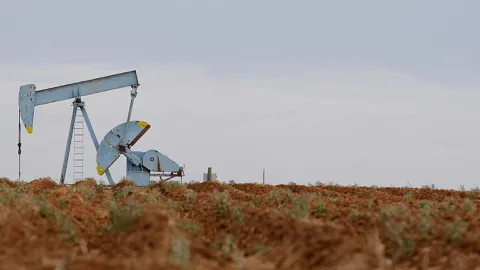 Brent petrolün varili 111,22 dolardan işlem görüyor