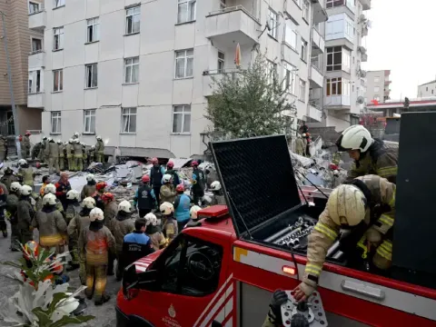 Maltepe'de çöken binada yürek yakan ayrıntı. Hem oğlunu hem kızını kaybetti - fotoğraf 1