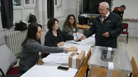 Bulgaristan'da seçim heyecanı. Türkiye'de de sandıklar kuruldu