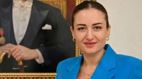 Büşra Özdemir kimdir, aslen nereli, Antalya Büyükşehir Belediye Başkan Vekili kaç yaşında ve de evli mi?