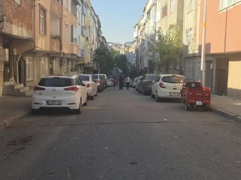 İstanbul'da sokakta yürüyen gence silahlı saldırı - fotoğraf 3