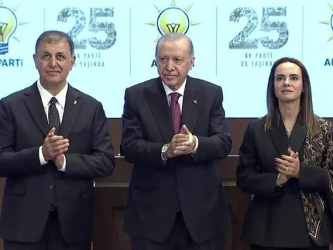 SON DAKİKA... İzmir AK Parti'ye geçiyor! Cumhurbaşkanı Erdoğan'dan önemli açıklamalar - fotoğraf 3