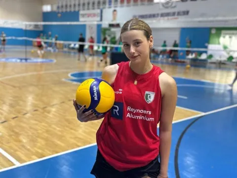 Fotoğrafıyla gündem olan voleybolcu Meryem Cabbaroğlu konuştu: Annem Rus, babam Yozgatlı - fotoğraf 2