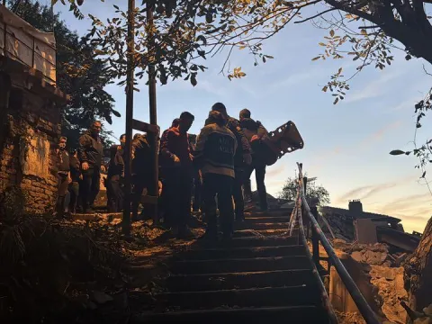 Zonguldak'ta 3 katlı bina çöktü - fotoğraf 1