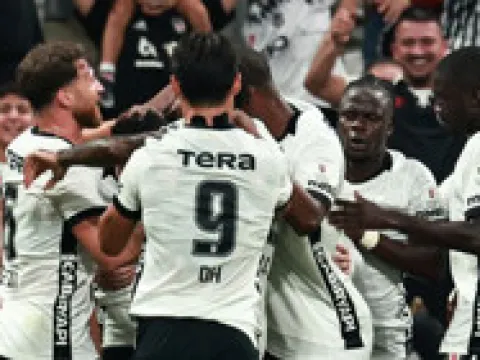 Newcastle United teknik direktörü Matthias Jaissle'den Beşiktaş Başkanı Serdal Adalı'ya Willock tepkisi: 'Her gün bundan bahsediyor! O bizim oyuncumuz' - fotoğraf 3