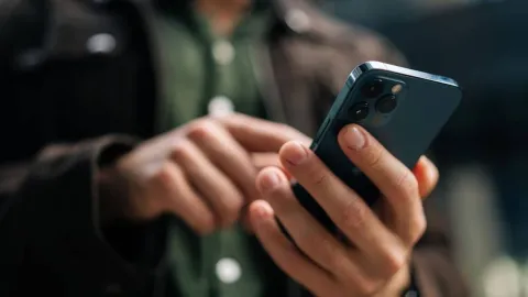 Caddede yürüyen kadının fotoğraflarını izinsiz çeken şüpheli tutuklandı
