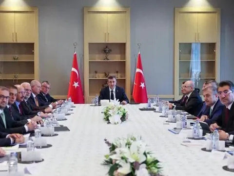 AK Parti MYK’da fon gündemi… Erdoğan: “Sorumluluk kimdeyse gereken yapılacak” - fotoğraf 1