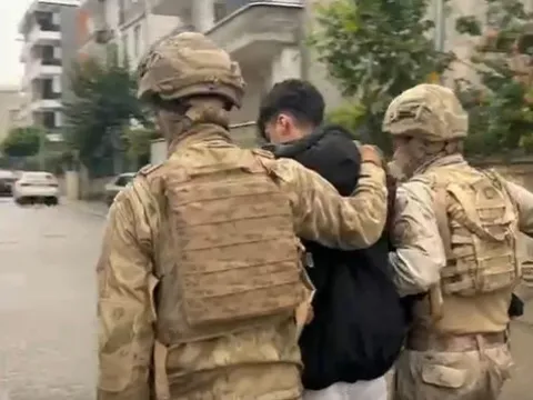 8,5 milyar liralık yasa dışı bahis ağı çökertildi: 13 ilde 102 gözaltı - fotoğraf 4