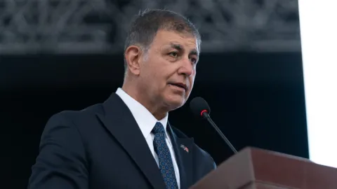 Cemil Tugay için AKP'de yeni formül: Rozet Meclis yerine genel merkezde