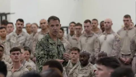 CENTCOM Komutanı Cooper, Hürmüz Boğazı’nda uçtu