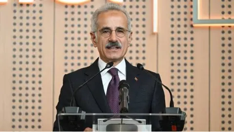 “Çeşmeli-Kızkalesi Otoyolu 19 Ekim’de trafiğe açılacak”