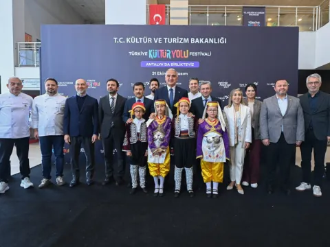 Antalya’da Kültür Yolu heyecanı başladı! Bakan Ersoy: Antalya turizmini 12 aya yayacak yeni bir adım atıyoruz - fotoğraf 3