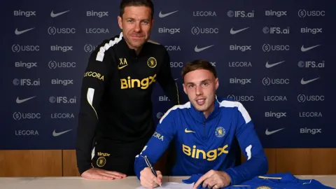 Chelsea Cole Palmer'ın sözleşmesini uzattı
