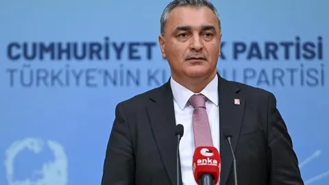 CHP'de Cemil Tugay depremi! Kılıçdaroğlu, Özel'e "Bir daha aday göstermeyin" demişti