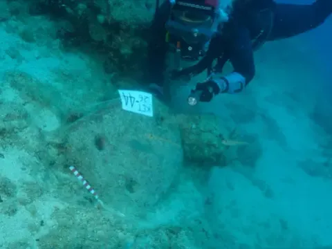 Dünyanın en eski gemi batığı Antalya'da keşfedildi - fotoğraf 2