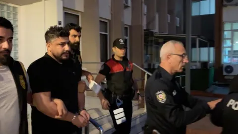 Cinayet davasından aranan iş insanı taziye ziyaretinde yakalandı