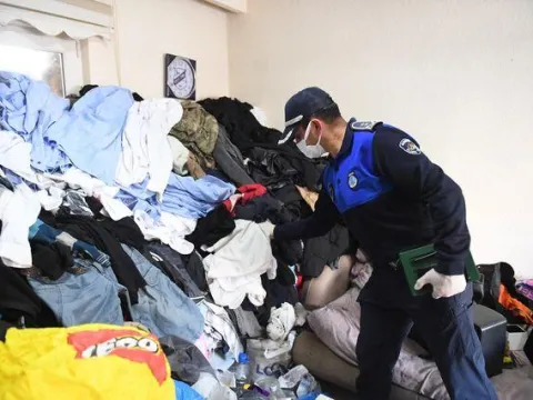 Evden 20 kamyon çöp çıktı - fotoğraf 4