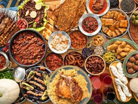 Diyarbakır’da lezzetin sırrı sumak ekşisinde! Meftuneden duvaklı pilava 48 lezzet noktasıyla gastronomi rotası - fotoğraf 3