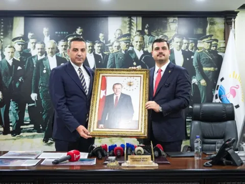 AK Partili İnan’dan Özel’e sert sözler: Türk demokrasi tarihinin gördüğü en çapsız, en vizyonsuz muhalefet liderliği - fotoğraf 3
