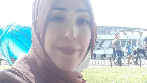 Çocuklarını kurtardı, minibüsün altında kalarak hayatını kaybetti