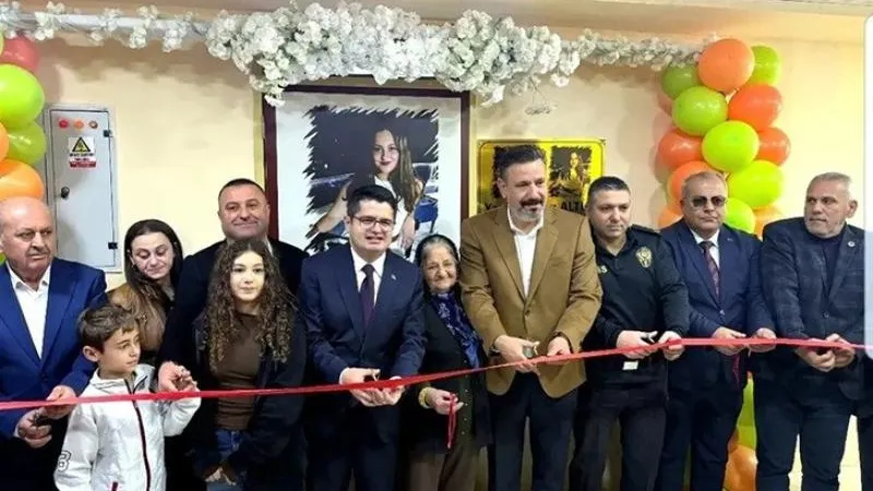 Çocuklarının Adlarını Kütüphanede Yaşatacak
