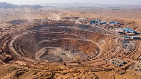 Çölün ortasında devasa maden yatağı ortaya çıktı