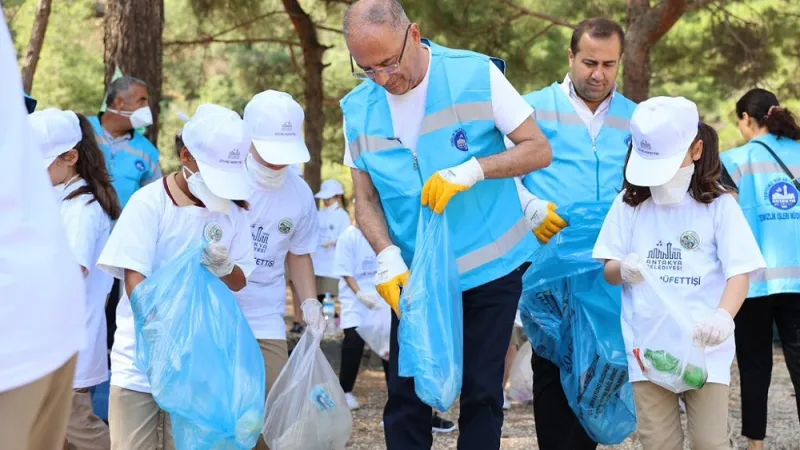 ÇÖP TOPLAYAN BAŞKAN YAPAR'DAN 'KİRLETMEMEK" MESAJI 