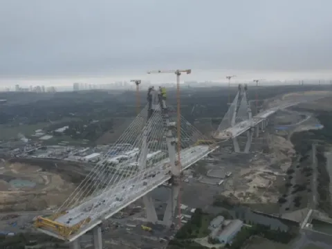 İstanbul'a 8 şeritli yeni köprü geliyor. 196 metre yüksekliğindeki kuleler yükseliyor - fotoğraf 1