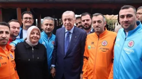 Cumhurbaşkanı Erdoğan, Fatih'te İstanbul Kastamonuspor yönetimini kabul etti