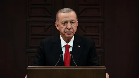 Cumhurbaşkanı Erdoğan, Özdemir Bayraktar'ı vefatının 5. yılında andı