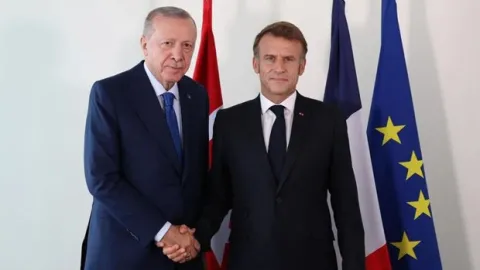Cumhurbaşkanı Erdoğan'dan Macron'u COP31 Liderler Zirvesi daveti