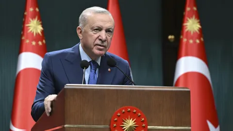 Cumhurbaşkanı Erdoğan'dan şehit polis Türkoğlu'nun ailesine başsağlığı mesajı