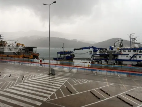 Amasra'da fırtına alarmı: 2 metrelik dev dalgalar kıyıyı dövdü - fotoğraf 4