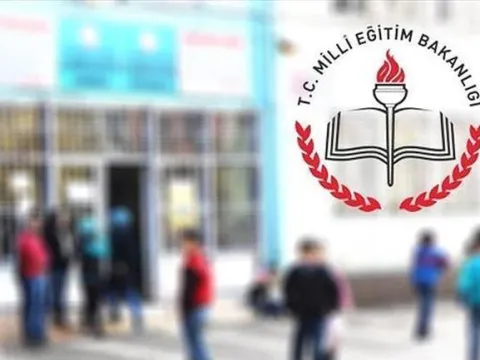 19 EKİM İSTANBUL'DA OKULLAR TATİL Mİ? Yarın Okul Var Mı? Son Dakika İstanbul Valiliği Okul Tatil Açıklaması! - fotoğraf 1