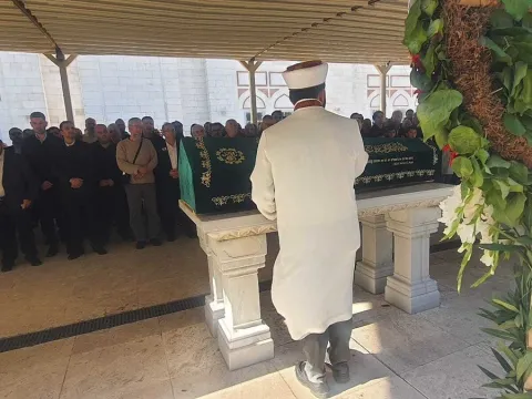Aracında ölü bulunan Ali Emre Ballı toprağa verildi - fotoğraf 1