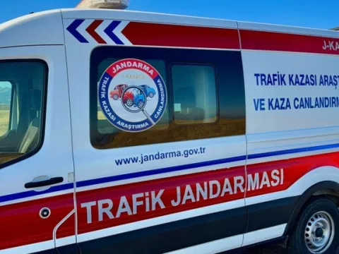 Afyonkarahisar'da iki otomobil kafa kafaya çarpıştı: 4 kişi hayatını kaybetti - fotoğraf 3