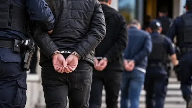 'Daltonlar' suç örgütüne dev operasyon: Aralarında çocukların da olduğu 26 kişi yakalandı!