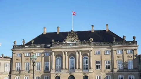 Danimarka siyasetini sarsan istifa