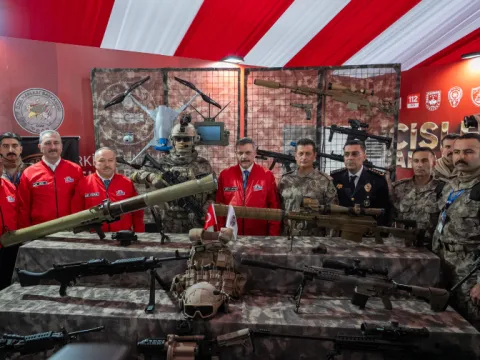 İçişleri Bakanı Çiftçi, TEKNOFEST Güneydoğu'yu ziyaret etti - fotoğraf 1