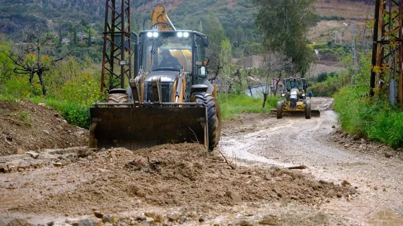 DEFNE BELEDİYESİ’NDEN SAĞANAK YAĞIŞA MÜDAHALE