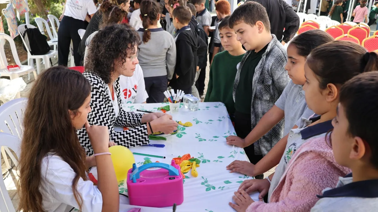 DEFNE BİLİM ŞENLİĞİ'NDE KÖKLERDEN GÖKLERE