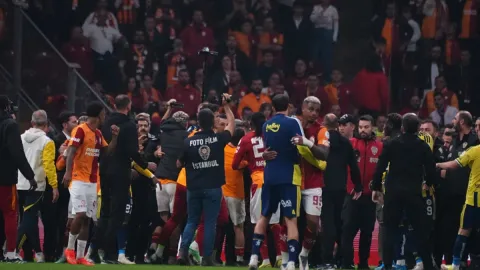 Derbideki gerginlik dünyanın diline düştü