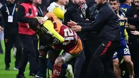 Derbinin faturası: Abdülkerim Bardakcı ve Archie Brown'ın cezaları açıklandı