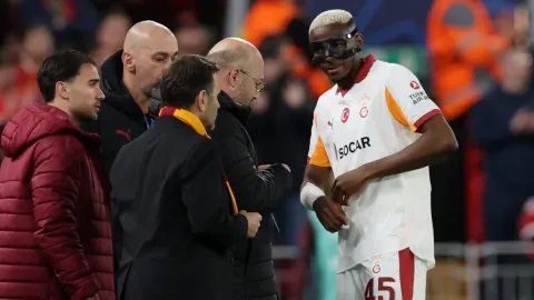 Dev maça saatler kalan Okan Buruk kararını verdi! İşte Galatasaray-Barcelona maçı ilk 11'leri