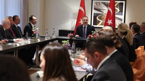 Dışişleri Bakanı Hakan Fidan, Brüksel'de iş dünyası temsilcileriyle bir araya geldi