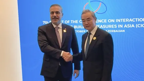 Dışişleri Bakanı Hakan Fidan Çinli mevkidaşı Vang ile bir araya geldi