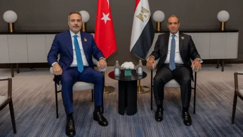 Dışişleri Bakanı Hakan Fidan Mısırlı mevkidaşı ile görüştü