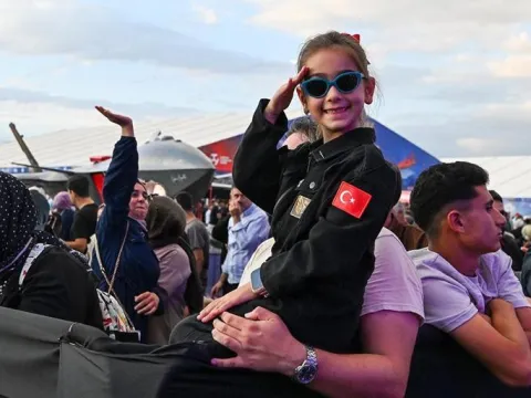 TEKNOFEST Güneydoğu'da son gün heyecanı: Türk Yıldızları yeniden gökyüzünde - fotoğraf 3